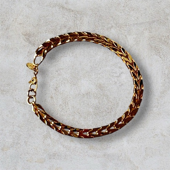 Vintage Braided Monet bracelet 6” - Picture 4 of 4